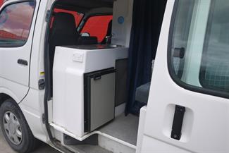 2002 Toyota Hiace - Thumbnail