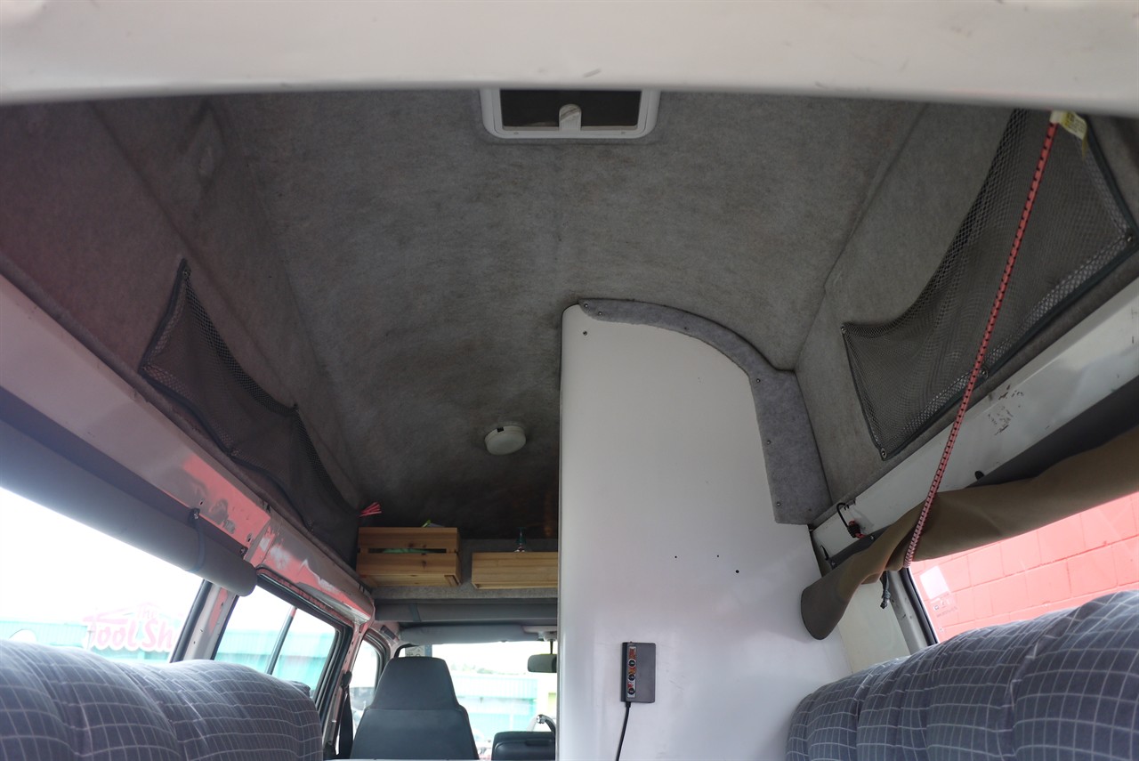 2002 Toyota Hiace