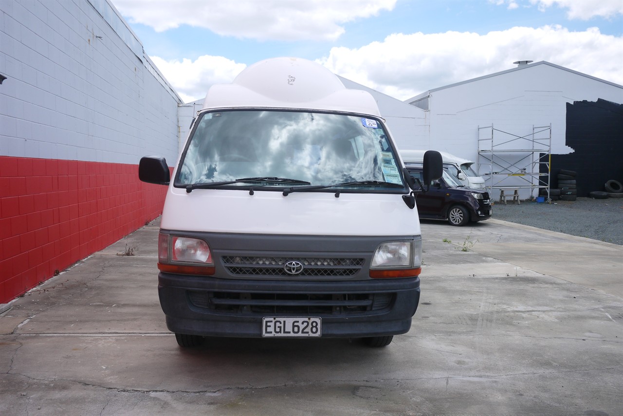 2002 Toyota Hiace