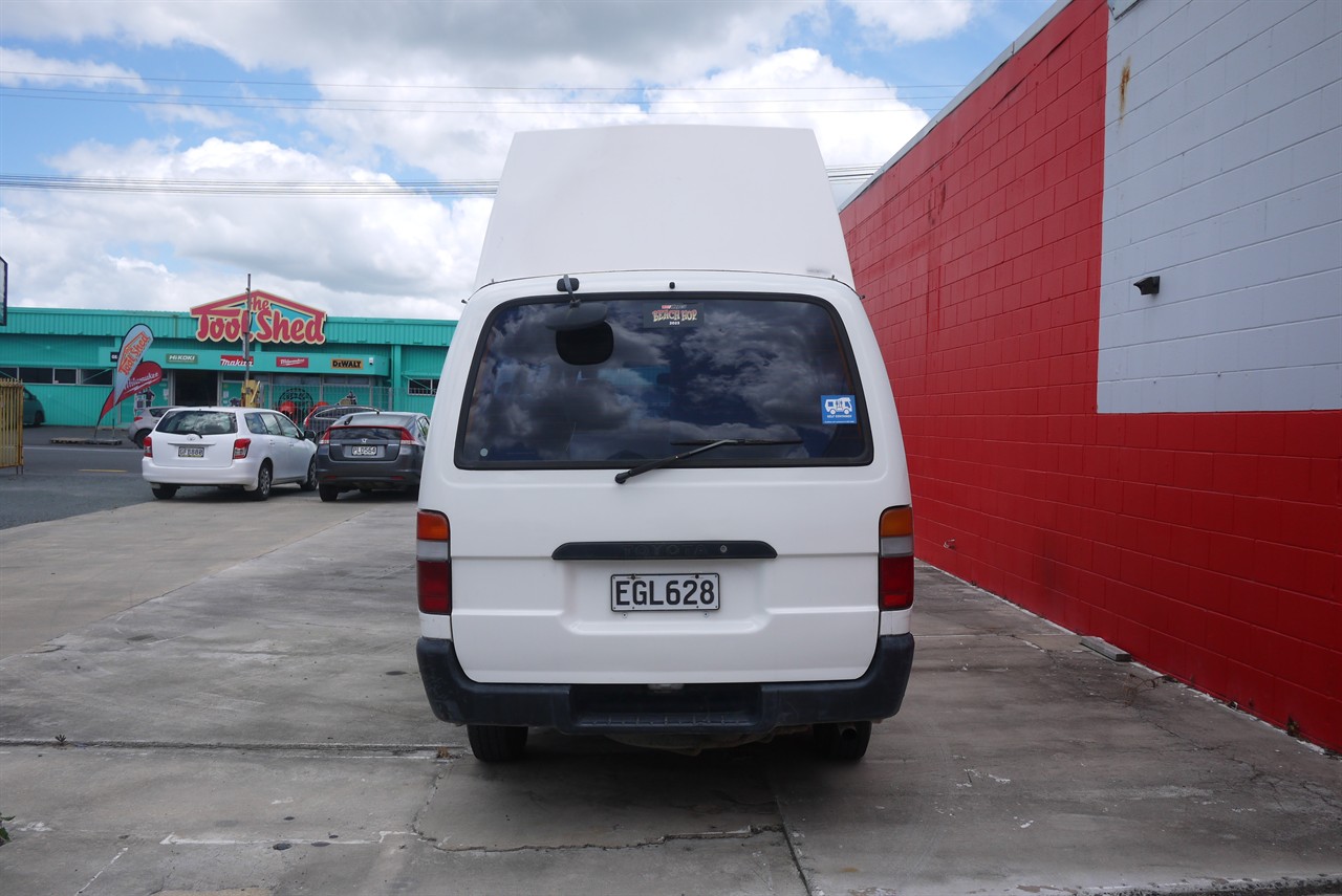 2002 Toyota Hiace