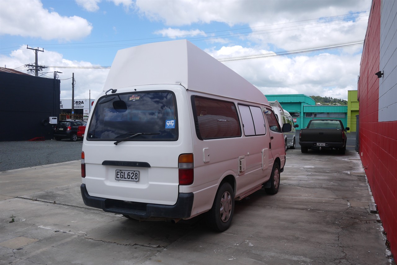 2002 Toyota Hiace